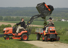 Mașini de tuns iarba Ride on și Tractoare de grădină Kubota G23 LD 