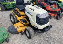 Mașini de tuns iarba Ride on și Tractoare de grădină Cub Cadet GT1554