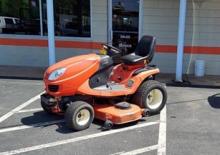 Mașini de tuns iarba Ride on și Tractoare de grădină Kubota GX85