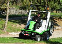 Mașini de tuns iarba Ride on și Tractoare de grădină Etesia HYDRO 124 DN