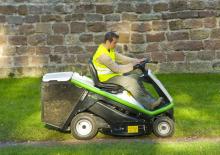 Mașini de tuns iarba Ride on și Tractoare de grădină Etesia HYDRO 80 E-CONNECT MKHP4