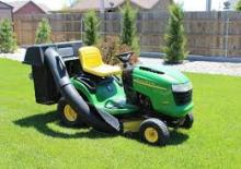 Mașini de tuns iarba Ride on și Tractoare de grădină John Deere L118