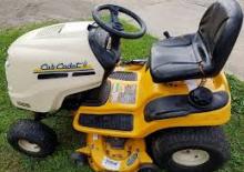 Mașini de tuns iarba Ride on și Tractoare de grădină Cub Cadet LT1046