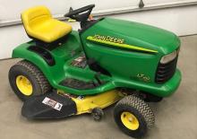 Mașini de tuns iarba Ride on și Tractoare de grădină John Deere LT150