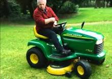 Mașini de tuns iarba Ride on și Tractoare de grădină John Deere LT166