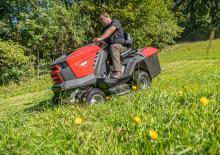 Mașini de tuns iarba Ride on și Tractoare de grădină SECO Starjet P4 4x4