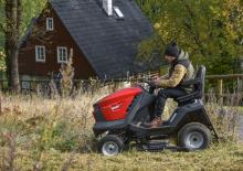 Mașini de tuns iarba Ride on și Tractoare de grădină SECO Starjet P4