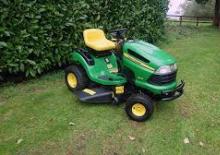 Mașini de tuns iarba Ride on și Tractoare de grădină John Deere X110