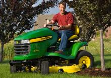 Mașini de tuns iarba Ride on și Tractoare de grădină John Deere X324