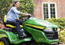 Mașini de tuns iarba Ride on și Tractoare de grădină John Deere X330