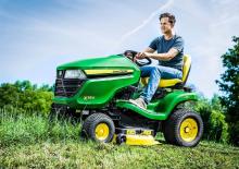 Mașini de tuns iarba Ride on și Tractoare de grădină John Deere X354