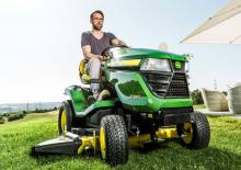 Mașini de tuns iarba Ride on și Tractoare de grădină John Deere X380