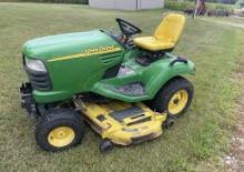 Mașini de tuns iarba Ride on și Tractoare de grădină John Deere X485