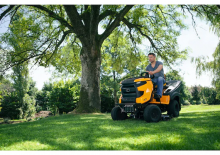 Mașini de tuns iarba Ride on și Tractoare de grădină Cub Cadet XT1 0R95