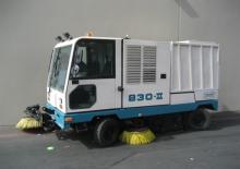 Măturători stradale compacte Tennant 830 II