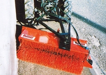 Măturători stradale montate Bugnot B.A.S. 180