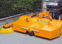 Măturători stradale montate Wiedenmann CombiClean 2600