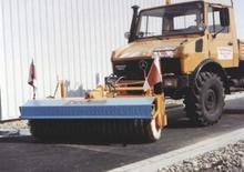 Măturători stradale montate Drutzel DVK-U 220 HS
