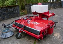 Măturători stradale montate Grünig GSO 1500