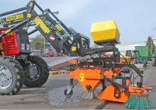 Măturători stradale montate Pronar ZM 2000 