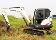 Mini excavatoare Bobcat E58