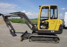 Mini excavatoare Volvo EC35