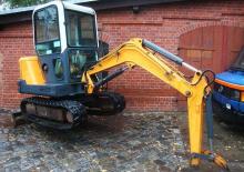 Mini excavatoare Hanix H 24 A