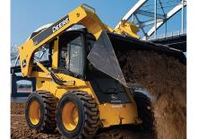 Mini încărcătoare John Deere Construction 332