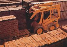 Mini încărcătoare John Deere Construction 575