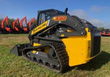 Mini încărcătoare New Holland C332 