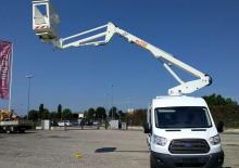 Nacele cu braț articulat montate pe trailer Easy Lift EV150 