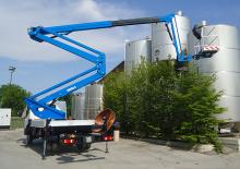 Nacele cu braț articulat montate pe trailer ISOLI PNT210JD4
