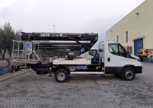 Nacele cu braț articulat montate pe trailer France Elévateur ZED 23.3 JHL