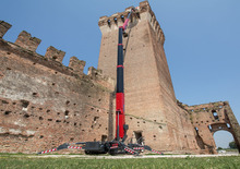 Nacele cu braț articulat pe șenile Hinowa Lightlift 33.17 Performance IIIS