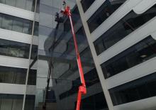 Nacele cu braț articulat pe șenile Easy Lift R210