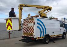 Nacele telescopice montate pe camion Versalift EST 46-NE