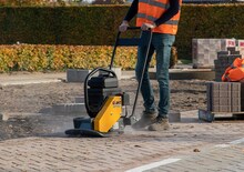 Plăci vibratoare cu o singură direcție Giant GP1950E