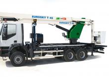Nacele cu braț articulat montate pe trailer Comet 45-20 T 