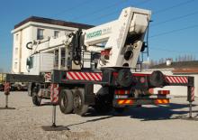 Nacele cu braț articulat montate pe trailer Barin AP 44/29