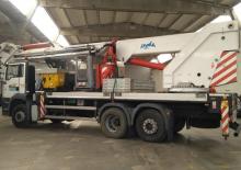 Nacele cu braț articulat montate pe trailer Oil & Steel Eagle 4426