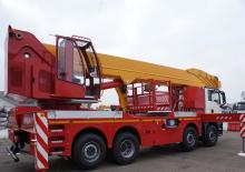 Nacele cu braț articulat montate pe trailer Oil & Steel Eagle 6035