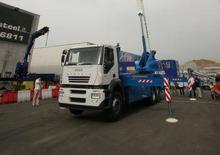 Nacele cu braț articulat montate pe trailer Oil & Steel Eagle S 5031