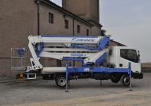 Nacele cu braț articulat montate pe camion Socage forSte 21 DJ Speed
