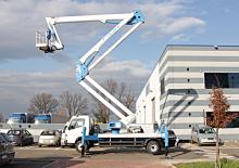 Nacele cu braț articulat montate pe camion Socage forSte 32 DJ Speed