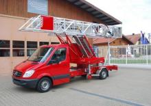 Nacele cu braț articulat montate pe trailer Moog MBI 50-1/S 