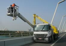 Nacele cu braț articulat montate pe camion Moog MBL 1300 T