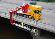 Nacele cu braț articulat montate pe camion Moog MBL 1750 T
