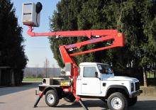 Nacele cu braț articulat montate pe trailer ISOLI MPT140 4x4