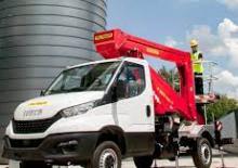Nacele cu braț articulat montate pe trailer Palfinger P 200 AXE-E Plus