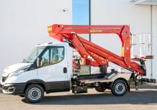 Nacele cu braț articulat montate pe trailer Palfinger P 240 AXE-E Plus